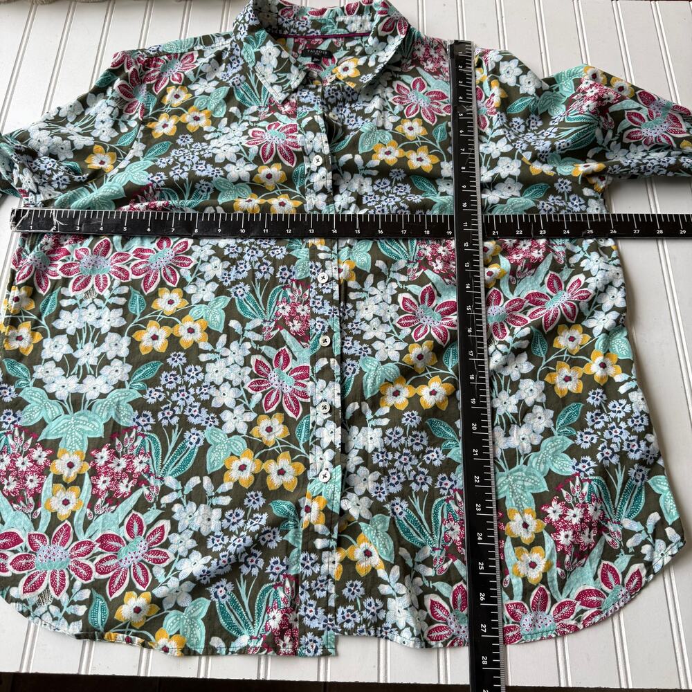 Talbots button-up blouse features a vibrant, multicolor floral pattern Size 2X - Picture 8 of 9